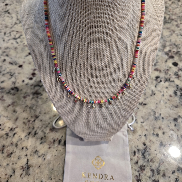 Kendra Scott Reece necklace In Gold - Picture 2 of 3